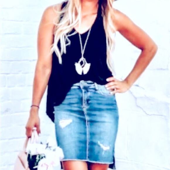 Kut From The Kloth “Connie” Distressed Denim Pencil Skirt-Size 4-Raw Edge Hem - Picture 1 of 16